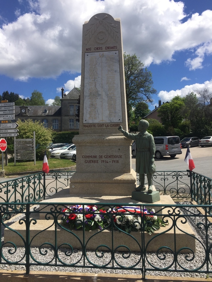 Visite guidée du bourg de Gentioux, Place du Monument, Gentioux-Pigerolles