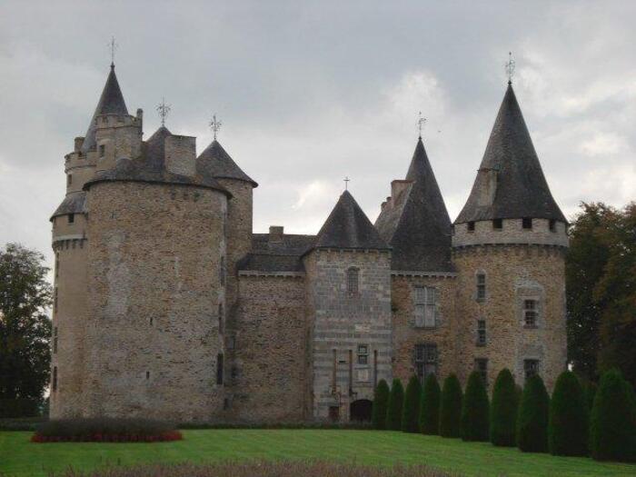 Visite guidée du château de Bonneval Château de Bonneval Coussac-Bonneval