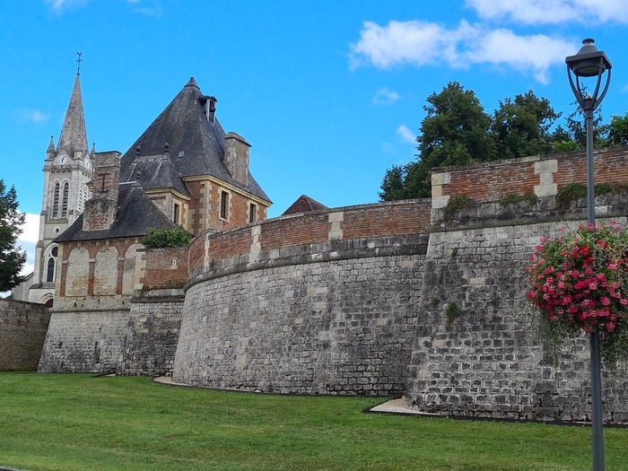 Visite guidée du château de Dampierre (extérieur), Dampierre-en-Burly, Dampierre-en-Burly