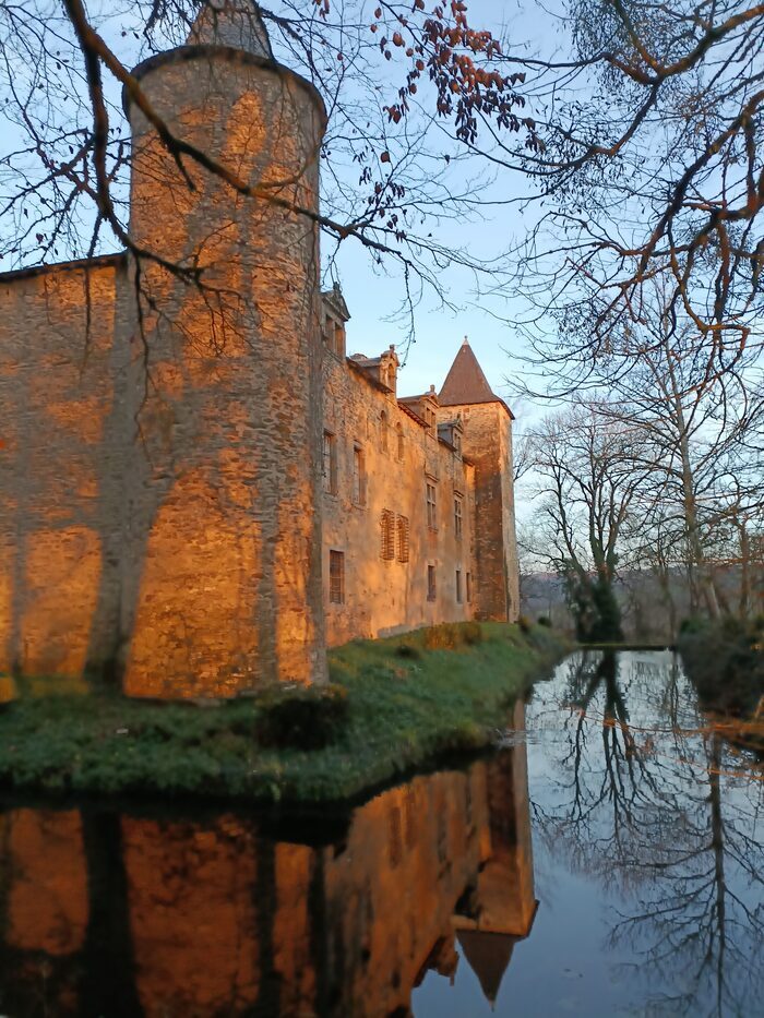 Visite guidée du château de Massuguiès Château de Massuguiès Le Masnau-Massuguiès