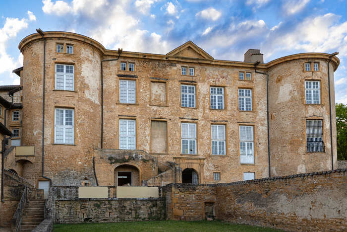 Visite Guidée du Château de Rochebonne à Theizé, Château de Rochebonne, Theizé