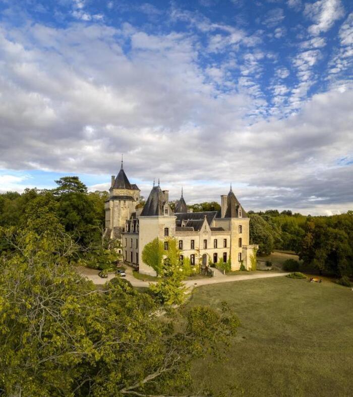 Visite guidée du château de Ternay, Château de Ternay, Ternay