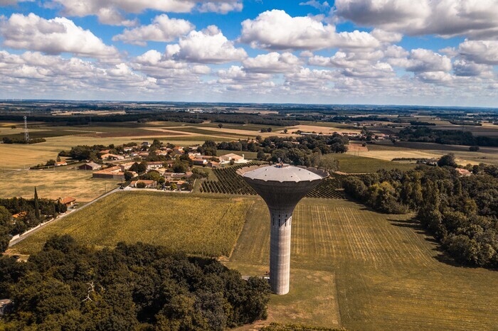 Visite guidée du château d’eau d’Asnières-la-Giraud, Château d’eau, Asnières-la-Giraud