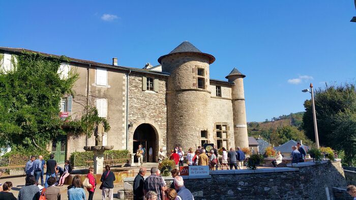 Visite guidée du château et du village, Château de Lacaze, Lacaze