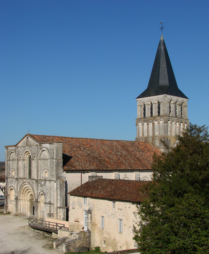 Visite guidée du clocher de l'abbaye Saint-Amant Abbaye Saint-Amant - Espace d'architecture romane Saint-Amant-de-Boixe