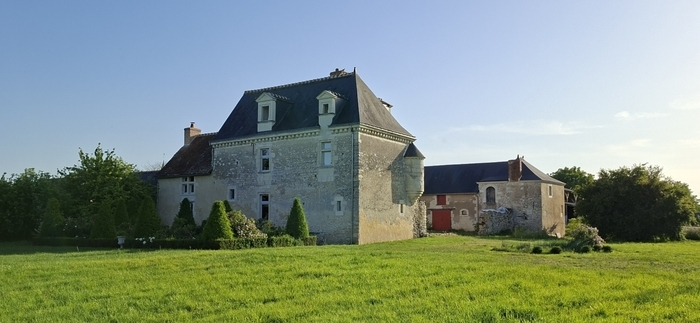 Visite guidée du manoir de la Roche-Hubert à Meigné-le-Vicomte Manoir de la Roche-Hubert Noyant-Villages