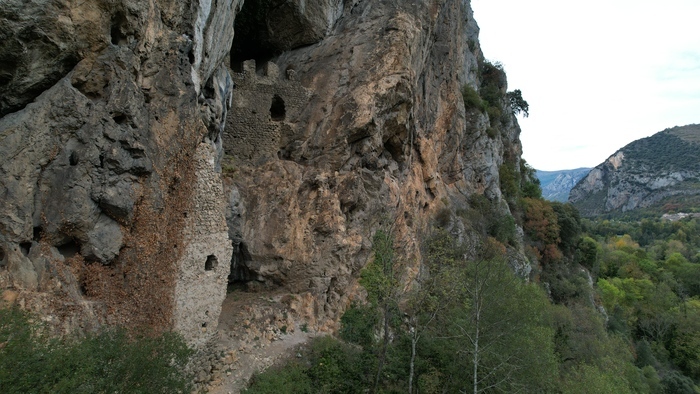 Visite guidée du site médiéval Spoulgas de Bouan, Spoulga de Bouan, Bouan