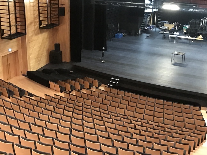 Visite guidée du théâtre et de la cabine de cinéma, Théâtre du Préau, Vire Normandie