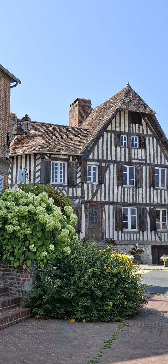 Visite guidée du village : Blangy-le-Château se dévoile, Mairie, Blangy-le-Château