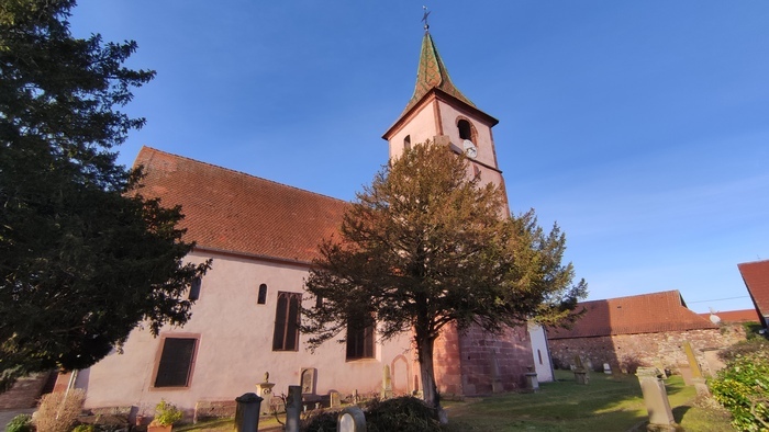 Visite guidée d’une église fortifiée, Église romane et cimetière fortifié, Balbronn
