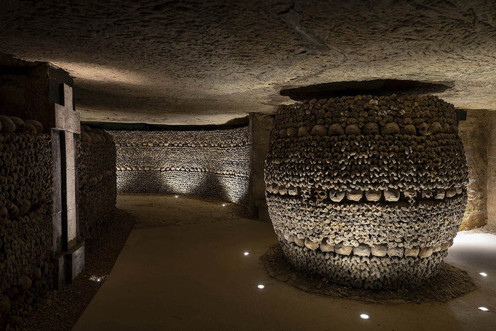 Visite guidée en mode Premier empire, Les Catacombes de Paris, Paris