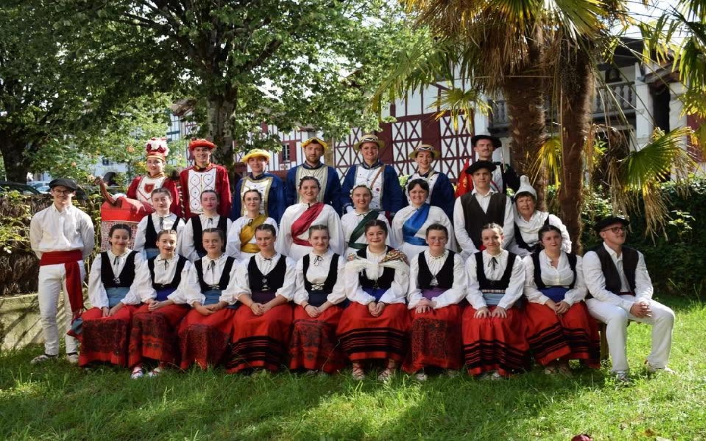 Visite guidée et dansée du village Place des Arceaux La Bastide-Clairence 2026-08-25