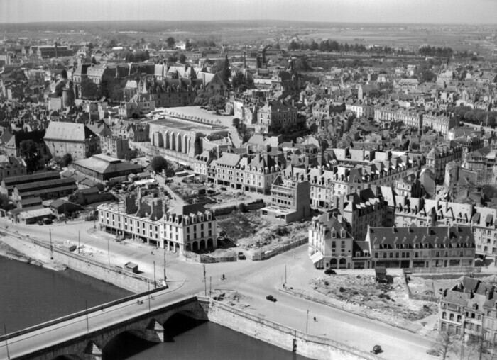 Visite guidée « La reconstruction de Blois », Stand Ville d’Art et d’Histoire, Blois