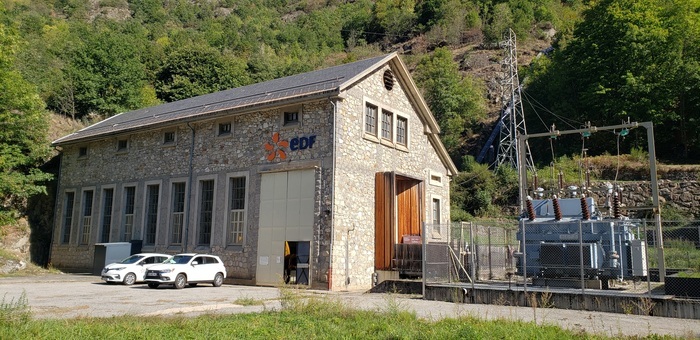 Visite guidée scolaire de la centrale hydroélectrique d’Orgeix, Mountaneô et la centrale hydroélectrique EDF d’Orgeix, Orlu