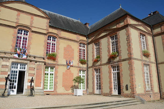 Visite guidée théâtralisée : chronique aiglonne Hôtel de Ville L'Aigle