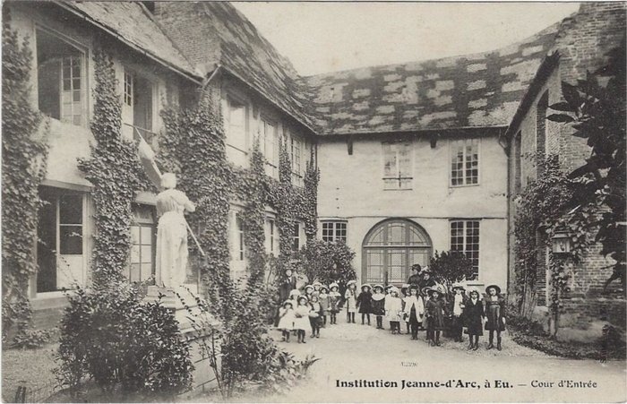 Visite guidée : un siècle d'éducation des jeunes filles à Eu (1862-1972) Maison paroissiale Eu