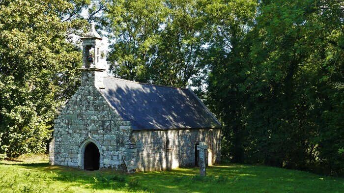 Visite libre de la chapelle Saint Modez Chapelle Saint-Modez (ou Saint-Maudez) Plounérin