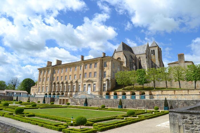 Visite libre de l'abbaye royale Abbaye royale Celles-sur-Belle