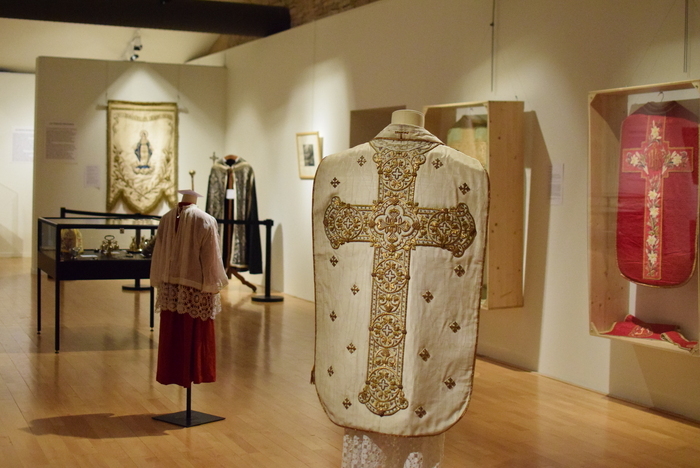 Visite libre de l&rsquo;exposition « Textiles sacrés, sacrés textiles ! », Hôtel-Dieu de Tournus, Tournus