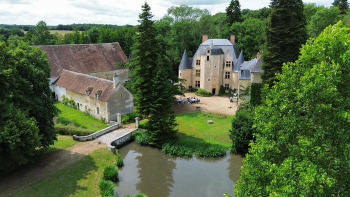 Visite libre des extérieurs, Château de Villatte, Léré