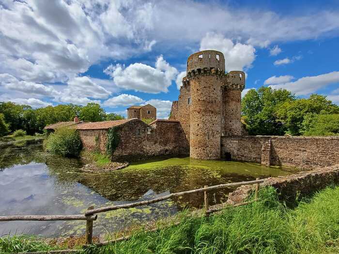 Visite libre du château de Sanzay, Château de Sanzay, Argenton-les-Vallées