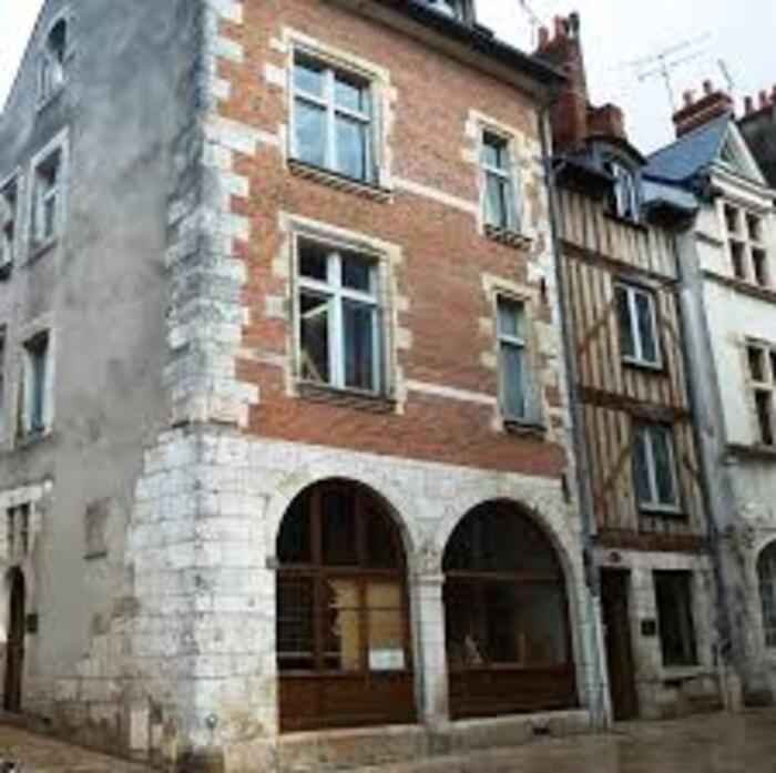 Visite libre du foyer historique des Compagnons du Tour de France Siège Compagnonnique du Tour de France Orléans