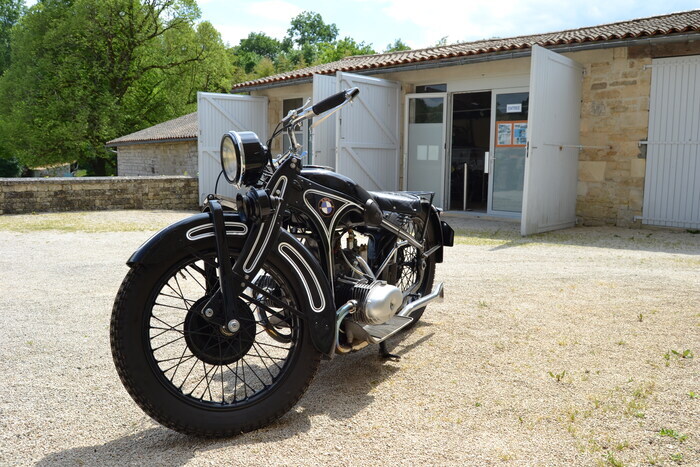 Visite libre du musée des motos anciennes, Musée des motos anciennes, Celles-sur-Belle