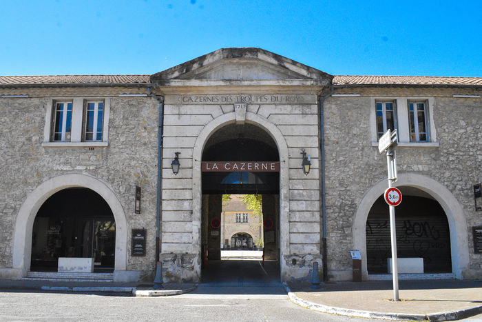 Visite libre du patrimoine de Pont-Saint-Esprit : la Cazerne, La Cazerne, Pont-Saint-Esprit