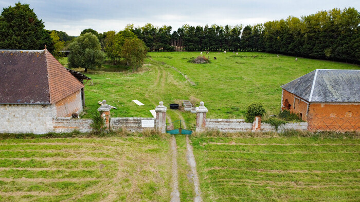 Visite libre d’un clos-masure, Les Herbes Vertes, Sainte-Colombe