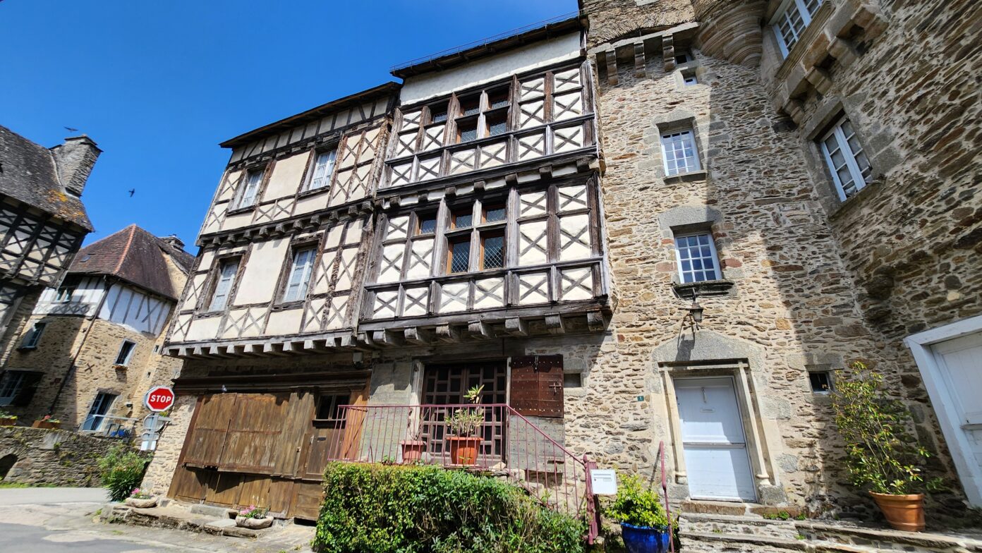 Visite Ségur Intime Place du champs-de-foire Ségur-le-Château