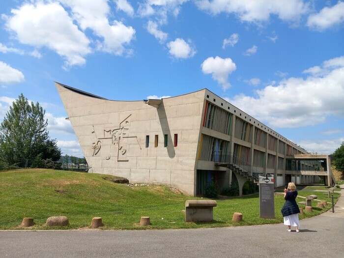 Visites à deux voix de la Maison de la Culture et de l’église Saint-Pierre, Site Le Corbusier, Firminy
