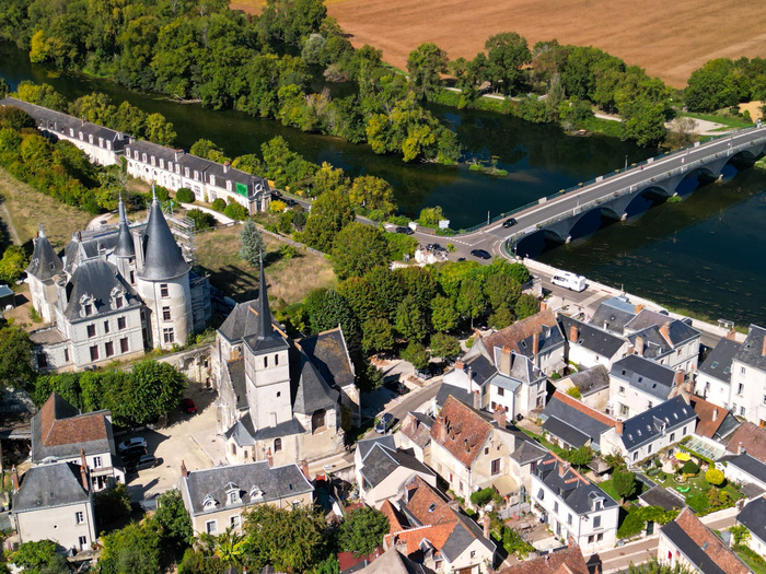 Visites de la tribune seigneuriale et de l’église Notre-Dame de Véretz, Église Notre-Dame, Véretz