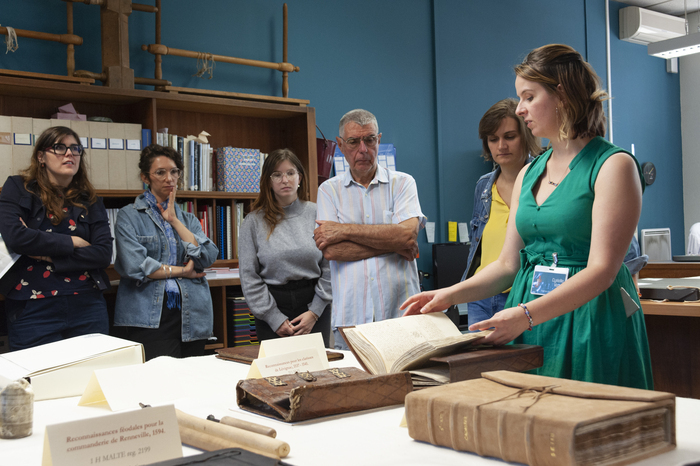 VISITES DE L’ATELIER DE RESTAURATION DES ARCHIVES DE LA HAUTE-GARONNE [Archives Toulouse], Archives départementales de la Haute-Garonne, Toulouse