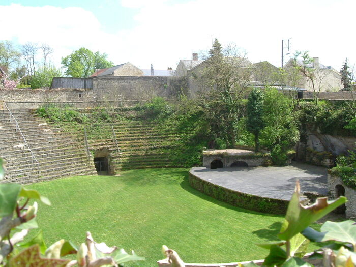visites guidées des arènes de Doué-la-Fontaine, de leurs galeries souterraines et des halles, Arènes de Doué-la Fontaine,