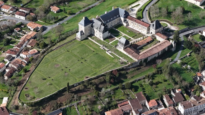 Visites guidées du Château de Chalais Talleyrand Périgord, Château, Chalais
