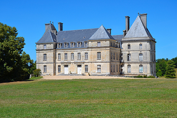 Visites guidées du château de Fayolle Château de Fayolle Tocane-Saint-Apre
