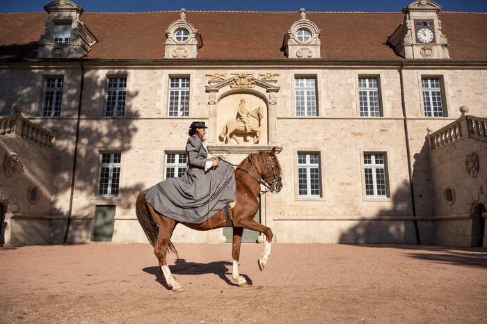Visites Guidées et Animations aux Ecuries de Chaumont, Écuries du château de Chaumont, Saint-Bonnet-de-Joux