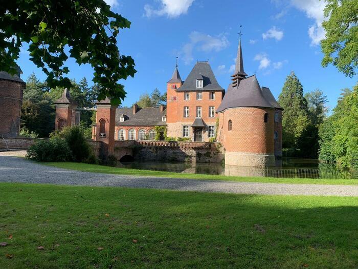 Visites guidées intérieur et extérieur du Château de Rametz-arbres remarquables dans le parc, château de Rametz, Bavay