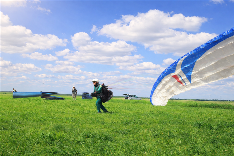 Vols découverte en parapente et deltaplane à Airvault  Airvault