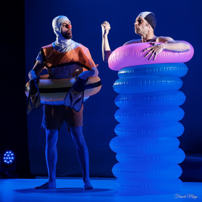 Waterplouf, noyade interdite – Cirque en Scène, Le Carré – Scène nationale Carré-Colonnes, Saint-Médard-en-Jalles