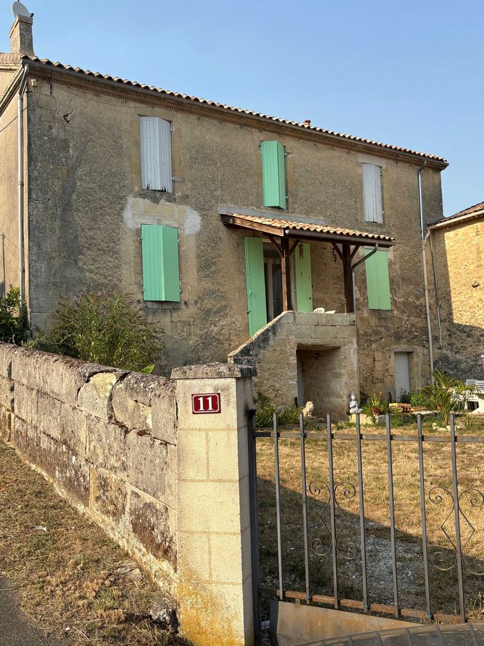 À la découverte de la maison des écoles, des carrières et de la source, La maison des écoles, Bellefond