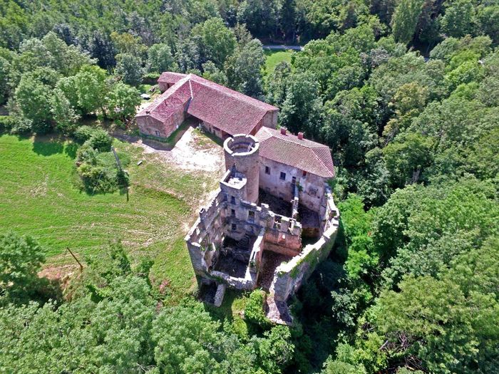 A la découverte d’un château bien caché, Château du Rousset, Margerie-Chantagret