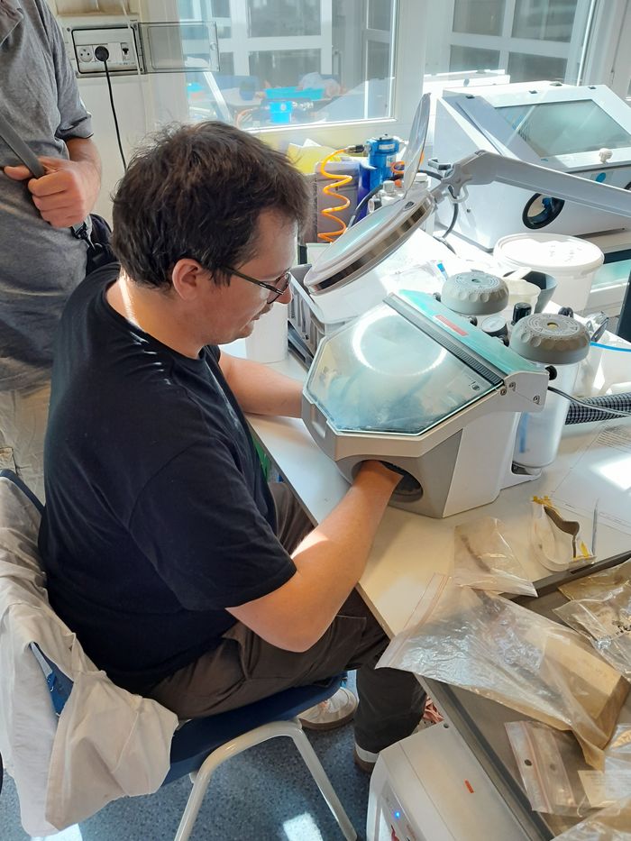 À la rencontre des pros de l&rsquo;archéologie : rencontre avec les restauratrices-conservatrices du service Archéologie, Service archéologie du Département du Val-de-Marne, Villejuif