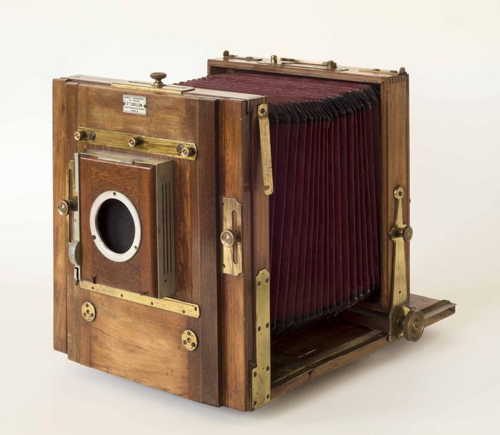 Atelier "Clic-clac photo ! Du téléphone portable à la chambre photographique : voyage dans le temps" Musée de la Chartreuse Douai