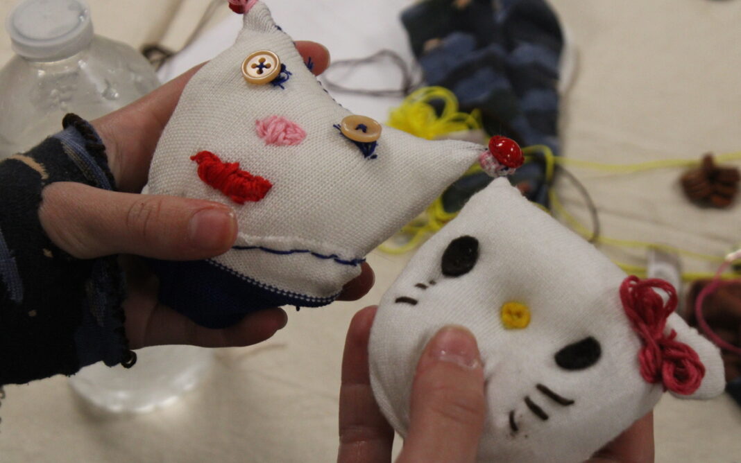 Atelier enfant – Peluche en chaussettes L’Atelier de la Ressourcerie Créative Paris