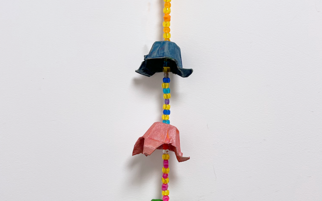 Atelier enfant – Suspension en boîte d’œufs L’Atelier de la Ressourcerie Créative Paris