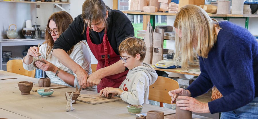 Atelier Initiation Famille au Centre Céramique Contemporaine Henrichemont