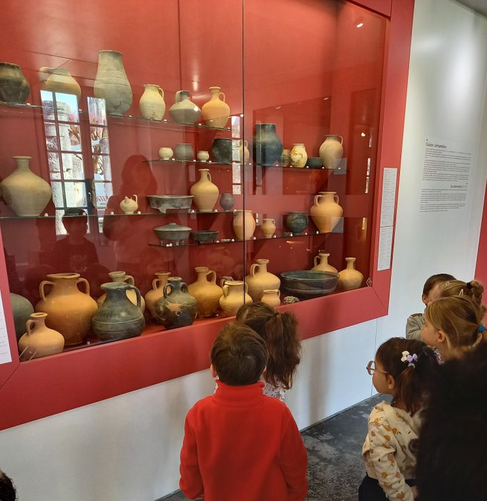 Atelier jeune public : le petit céramologue, Musée archéologique, Saintes