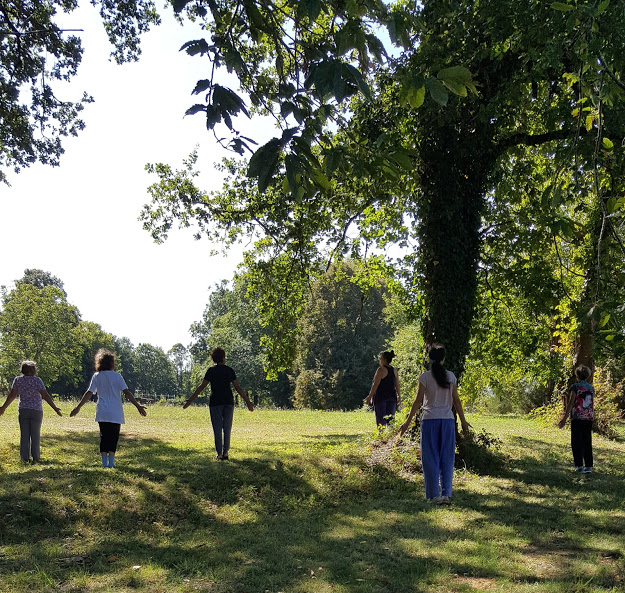 Atelier Qi Gong les lundis d’été Place de la Lunade Uzerche