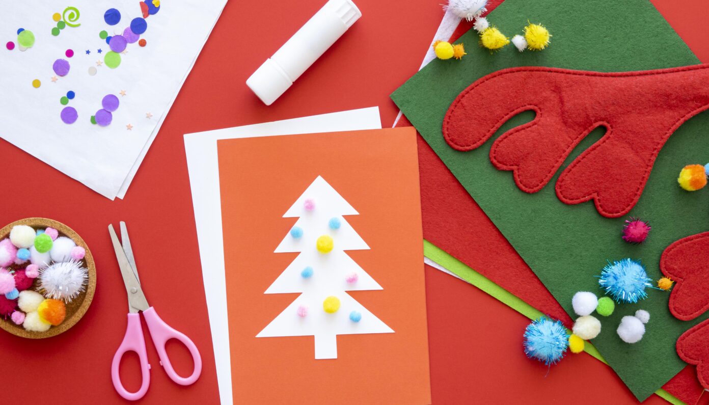 Ateliers créatifs de Noël Médiathèque La Ronde des mots  La Crèche